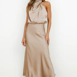 Carlina | Vestido largo de satén con cuello halter