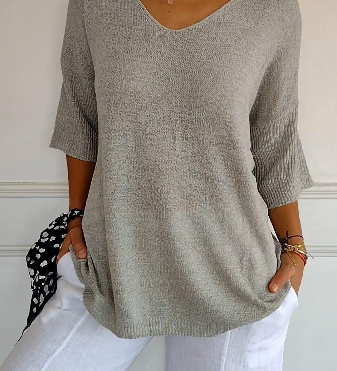 Paris™ Blusa de punto con escote en V